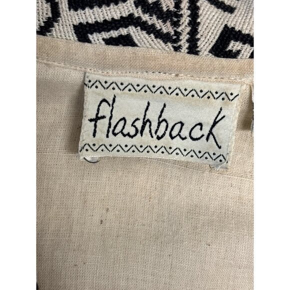 Black & White Geometric Print Cropped Jacket With Shawl Collar & Wide Sleeves  1 - Picture 5 of 10